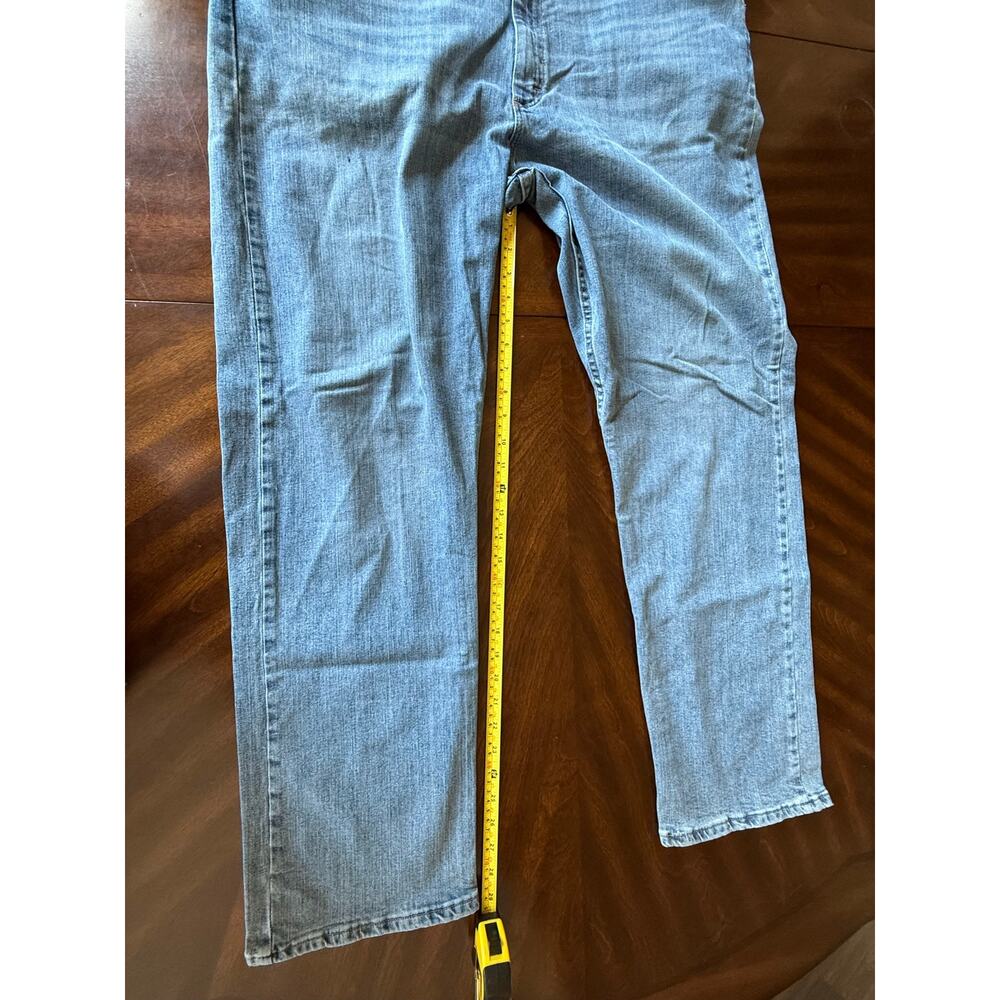 Wrangler Mens Relaxed Fit Comfort Flex Waist Jeans 42X32 Blue Denim Straight Leg - Picture 4 of 10